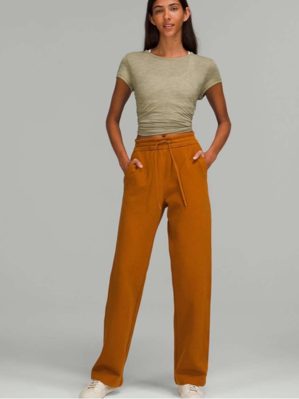 Lululemon Loungeful Straight Leg Pant
Butternut Brown Size 4